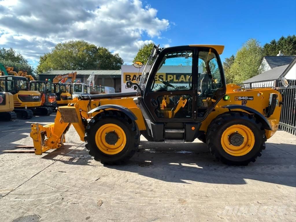 JCB 540-140 مناولات متداخلة
