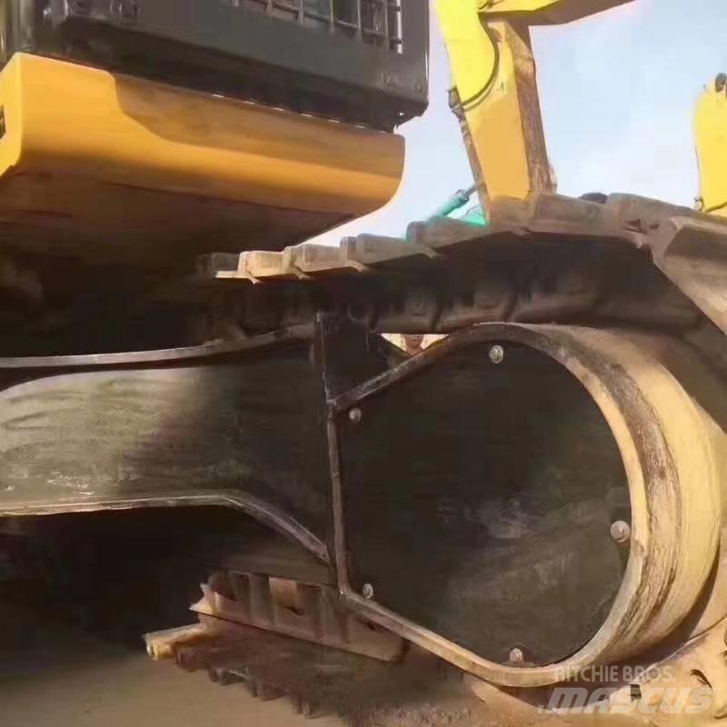 CAT 340 حفارات زحافة
