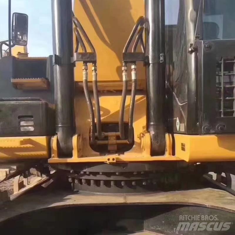 CAT 340 حفارات زحافة