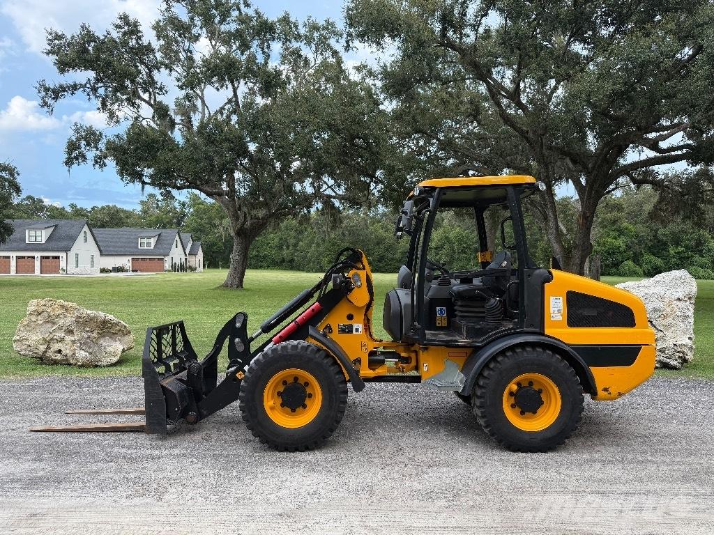 JCB 407 لوادر بعجل