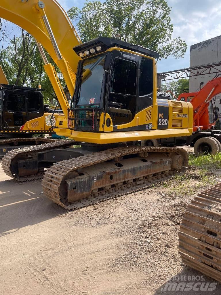 Komatsu pc220-8 حفارات زحافة