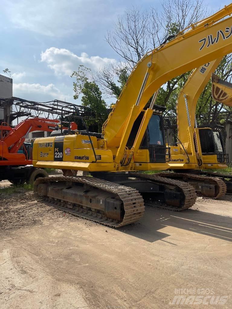 Komatsu pc220-8 حفارات زحافة