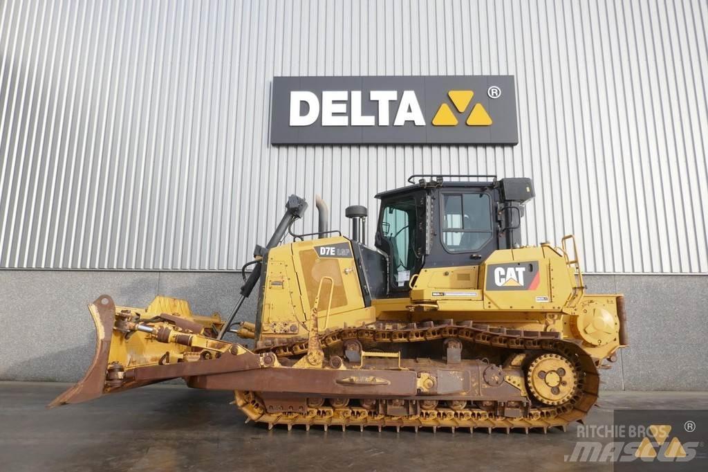 CAT D7E LGP بلدوزرات مجنزرة