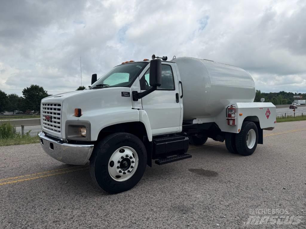 GMC C7500 شاحنات ذات صهاريج