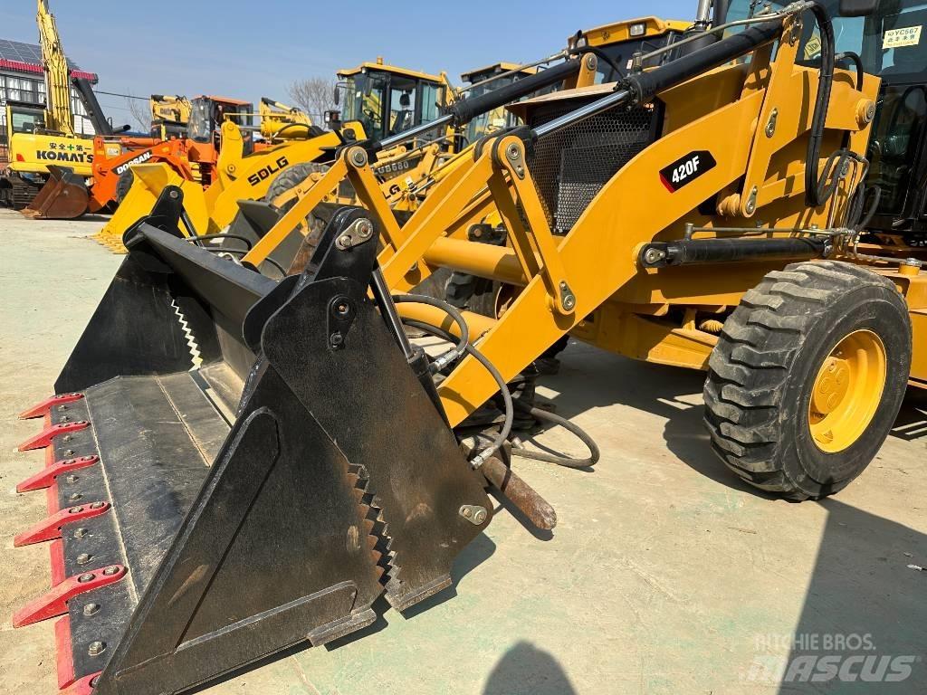 CAT 420 F ST لوادر ذات جرافات عكسية