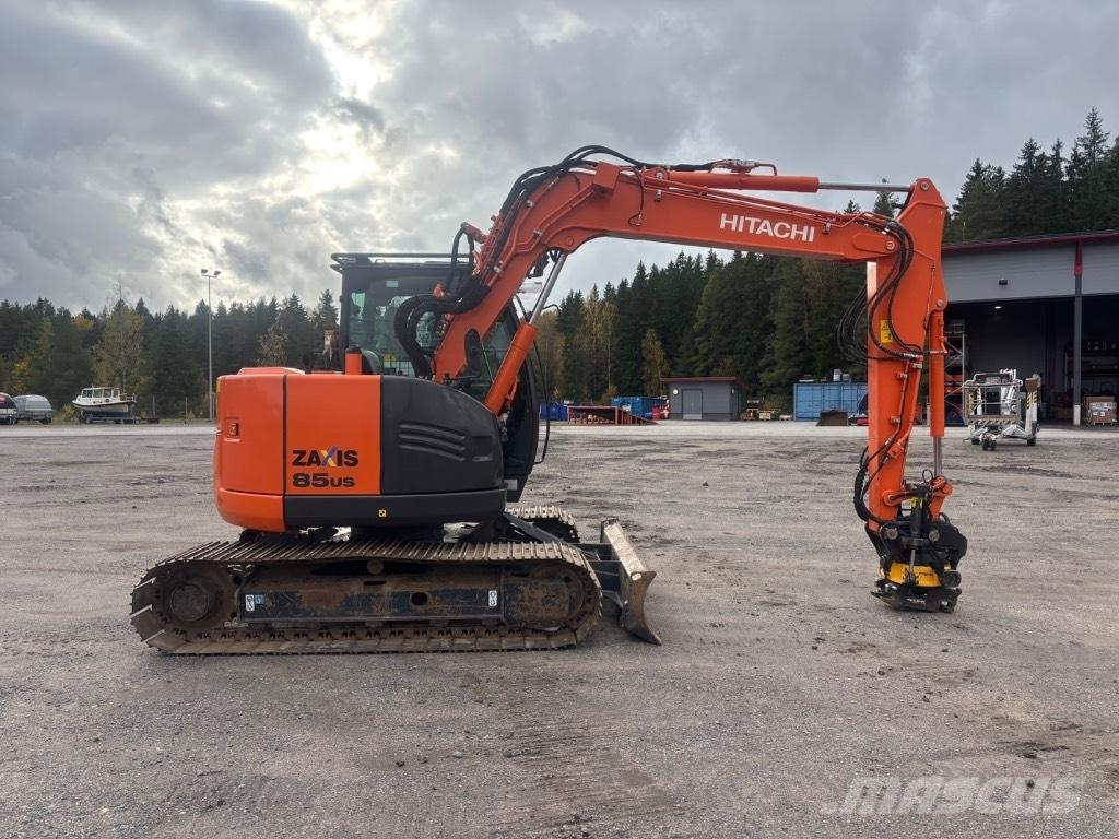 Hitachi ZX 85 US-5A حفارات وسط 7 طن - 12 طن