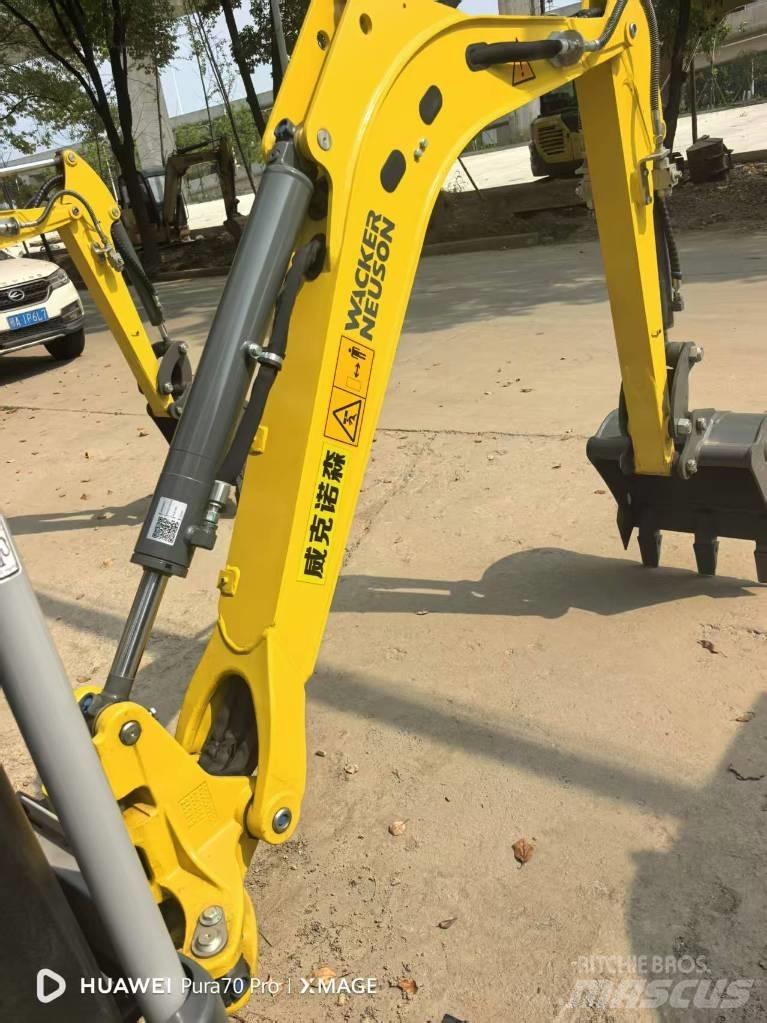 Wacker Neuson EZ 20 حفارات زحافة