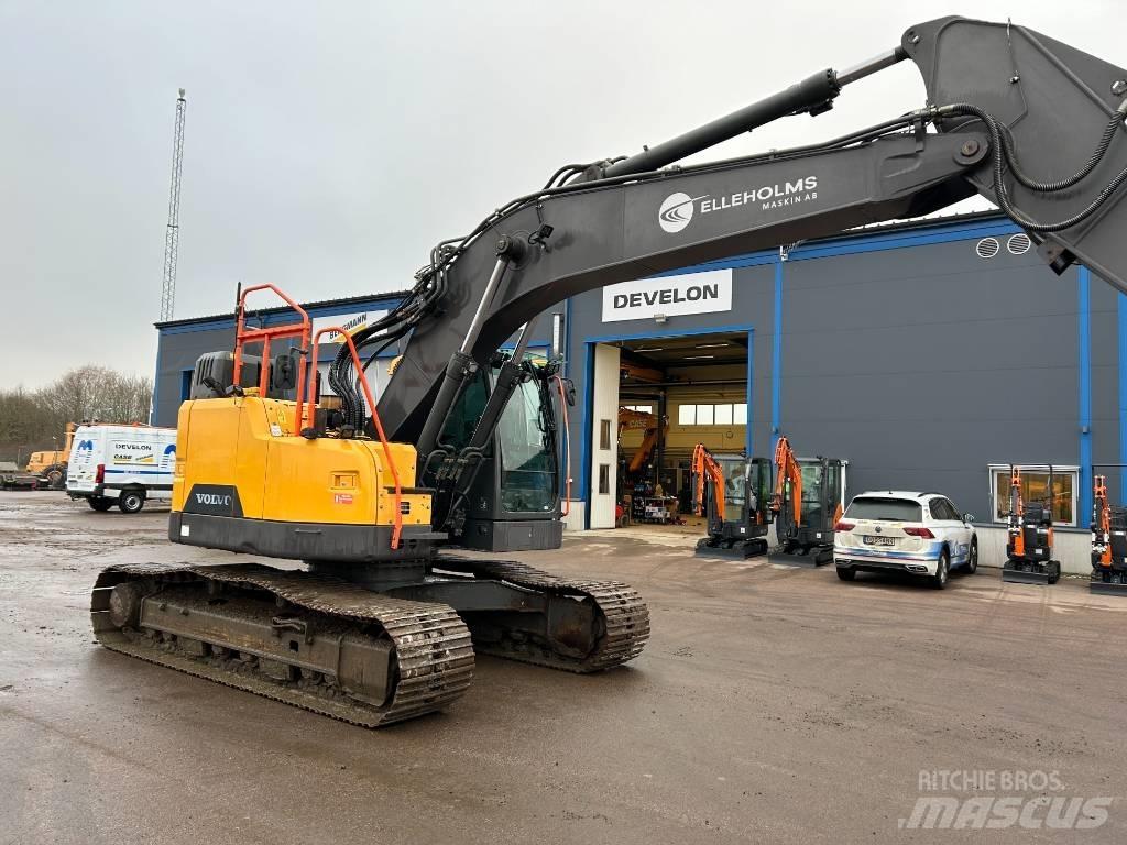 Volvo ECR 235 E حفارات زحافة