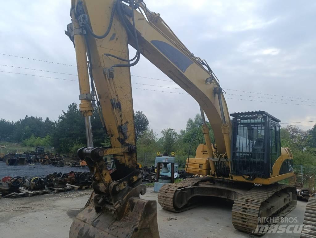 CAT 324 D حفارات زحافة