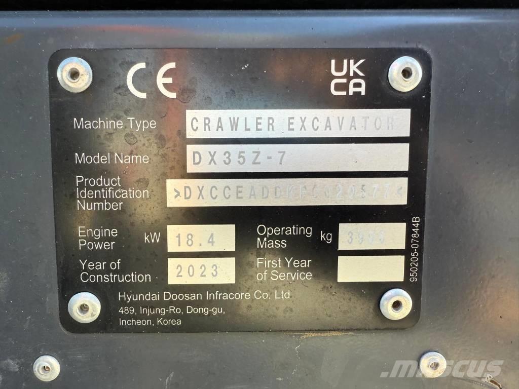 Develon DX 35 Z-7 حفارات صغيرة أقل من 7 طن (حفارات صغيرة)