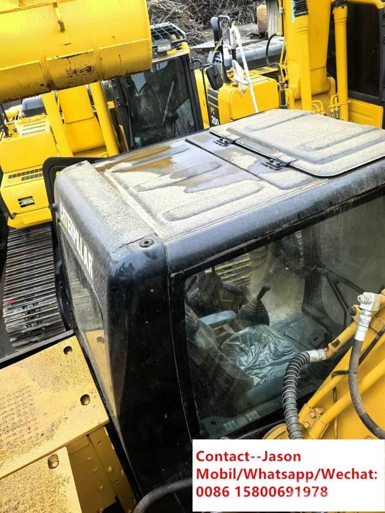 CAT 320 D حفارات زحافة