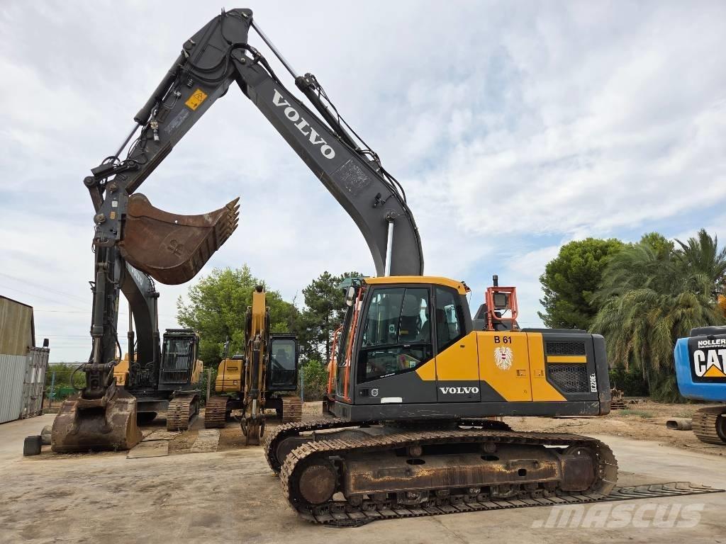 Volvo EC 220 E حفارات زحافة