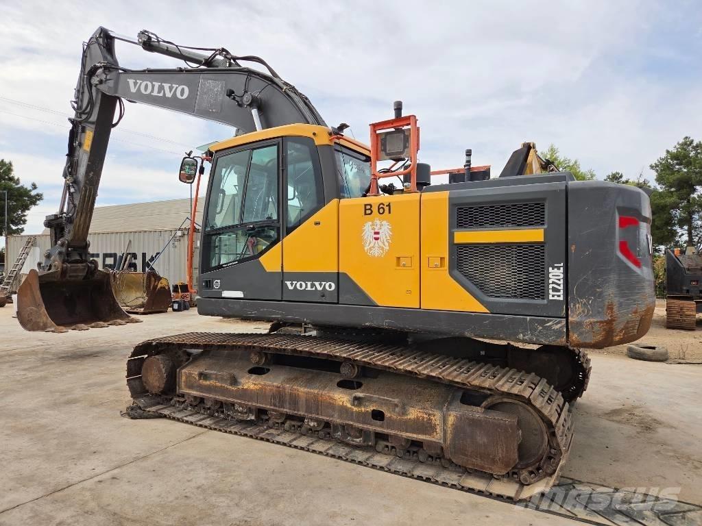 Volvo EC 220 E حفارات زحافة