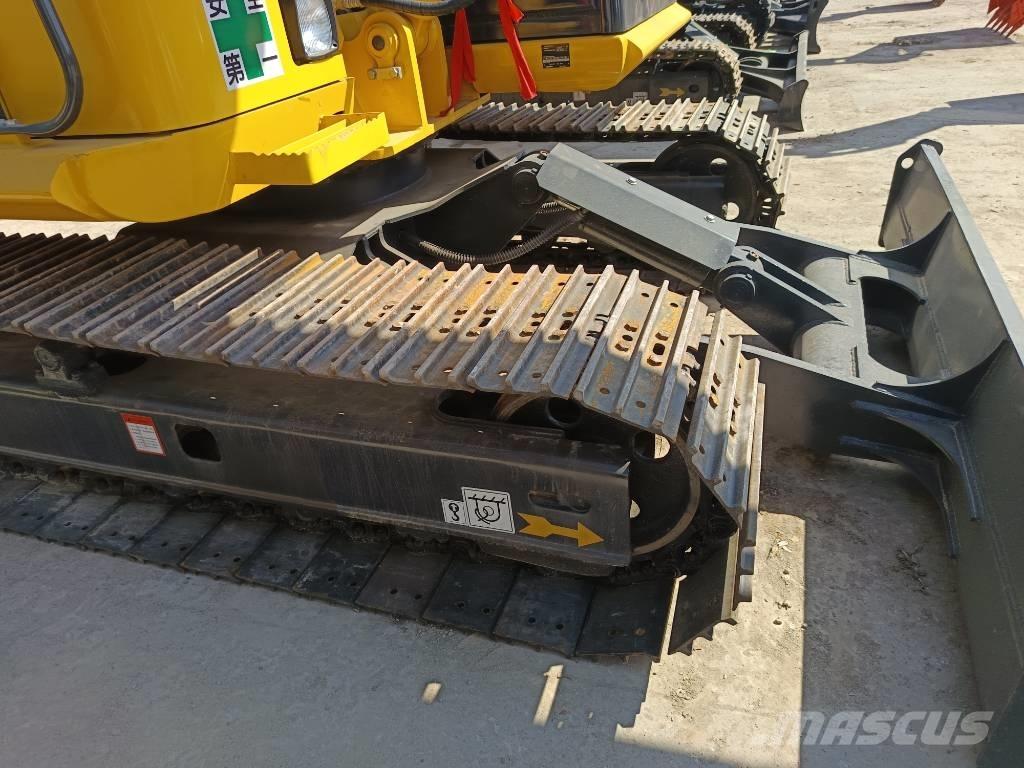 Komatsu PC 70-8 حفارات زحافة