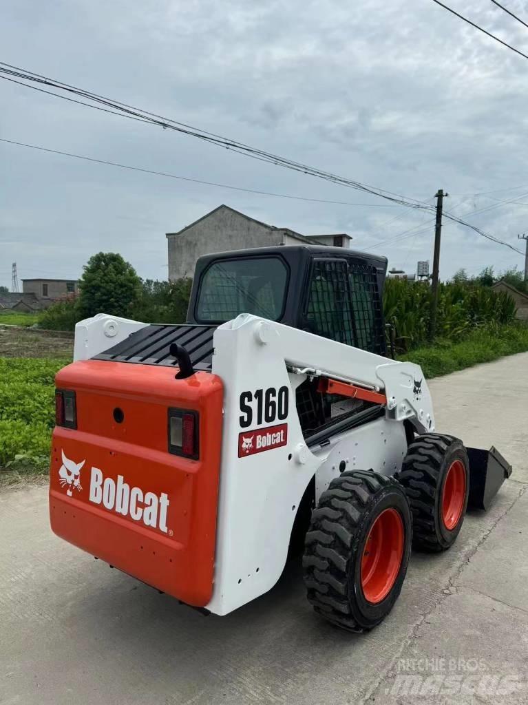 Bobcat S160 لوادر انزلاقية التوجيه