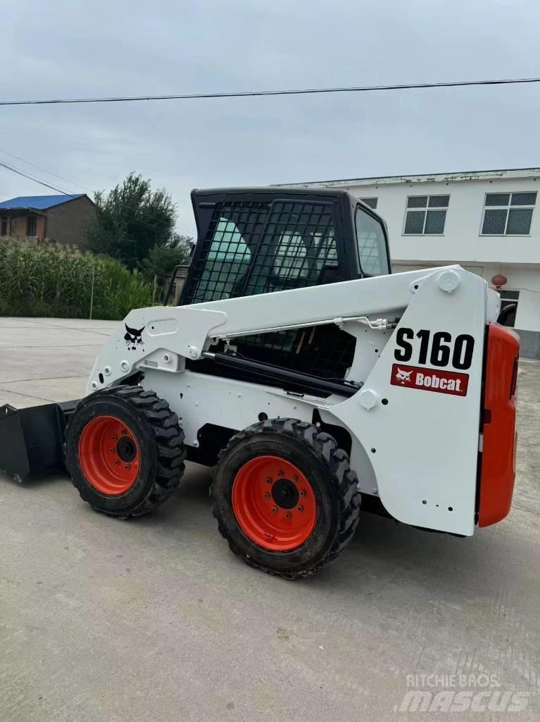 Bobcat S160 لوادر انزلاقية التوجيه