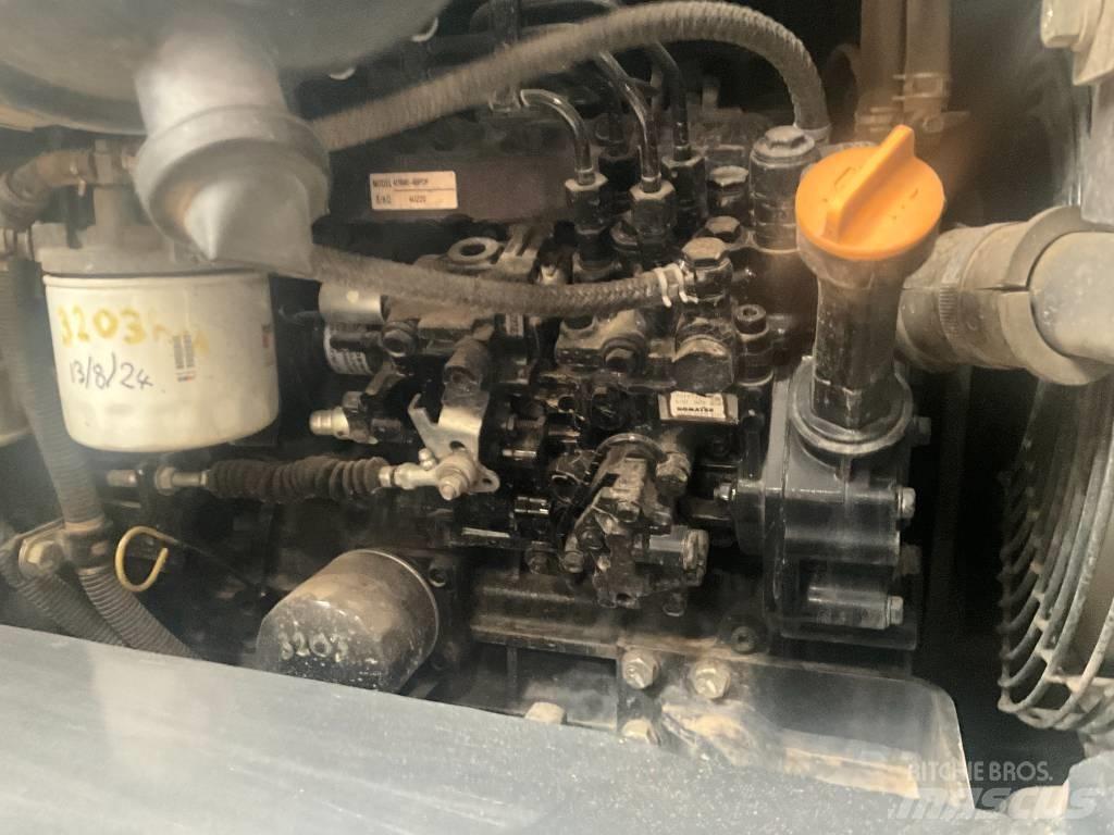Komatsu PC 55 MR-3 حفارات صغيرة أقل من 7 طن (حفارات صغيرة)