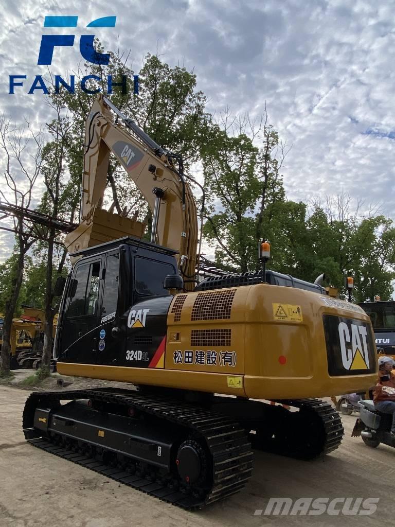 CAT 324 D حفارات زحافة