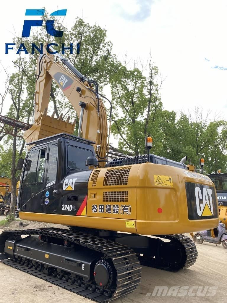 CAT 324 D حفارات زحافة