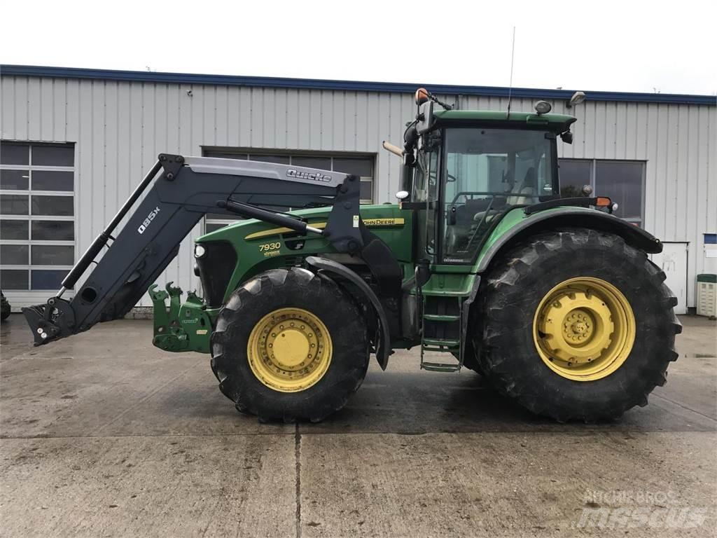 John Deere 7930 الجرارات