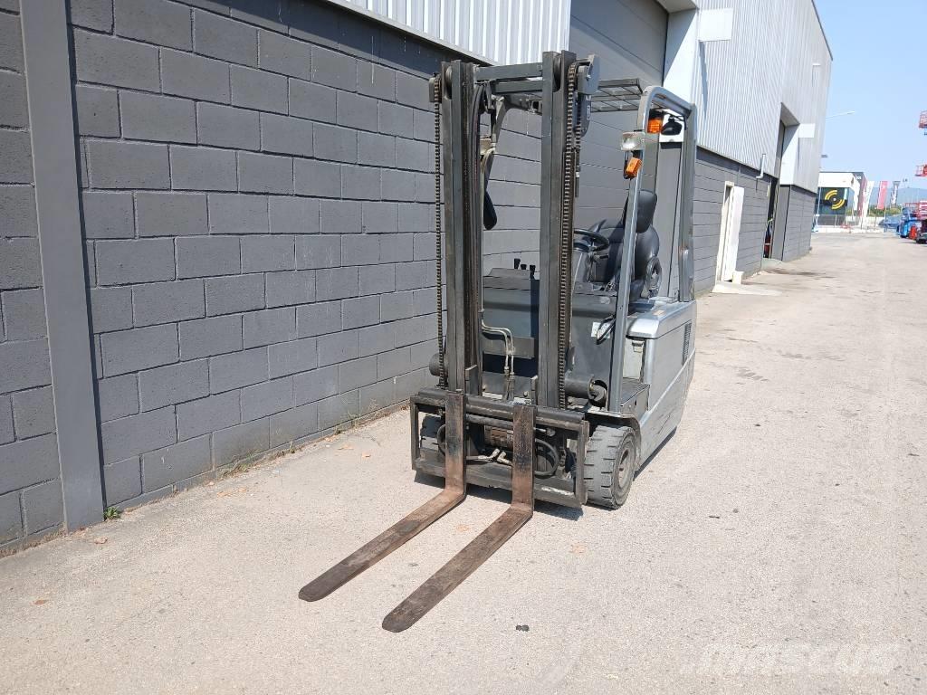 Nissan G1N1L 16 Q شاحنات ذات رافعات شوكية تعمل بالكهرباء
