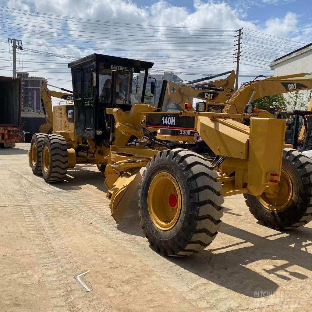 CAT 140 H معدات تمهيد الطرق