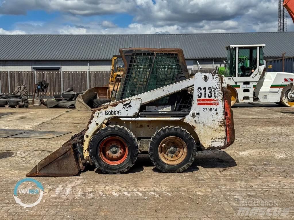 Bobcat S130 لوادر انزلاقية التوجيه
