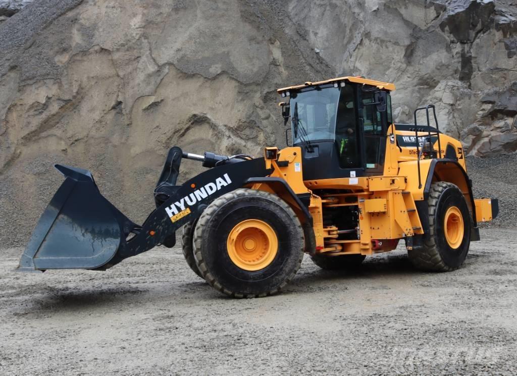 Hyundai HL 975 ACVT لوادر بعجل