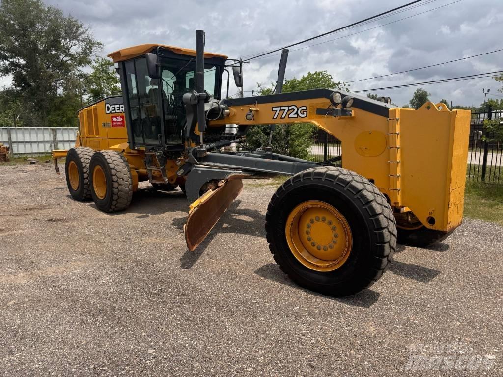 DEERE 772G معدات تمهيد الطرق