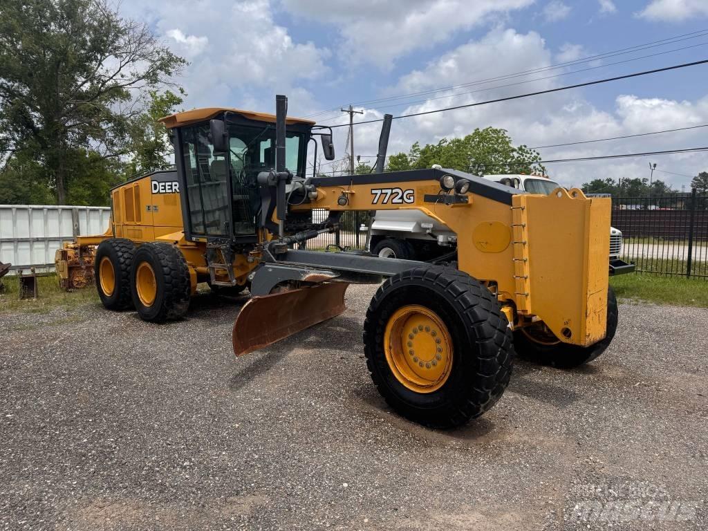 DEERE 772G معدات تمهيد الطرق