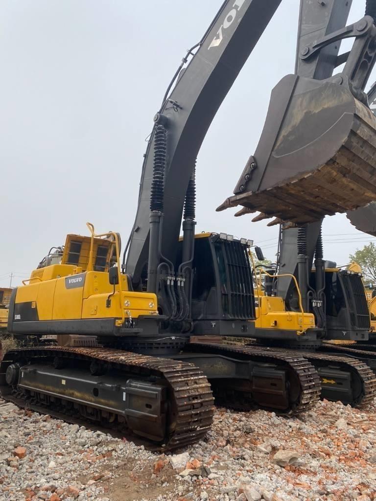 Volvo 480D حفارات زحافة