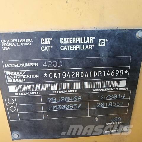CAT 420 D لوادر ذات جرافات عكسية