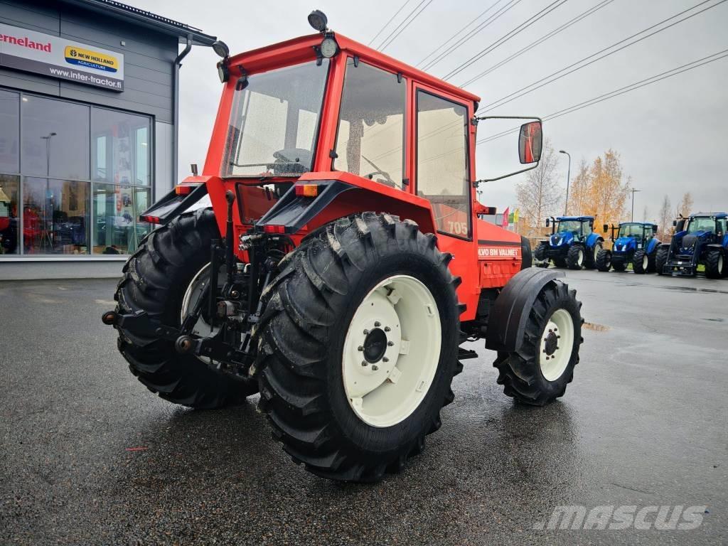 Valmet 705 الجرارات