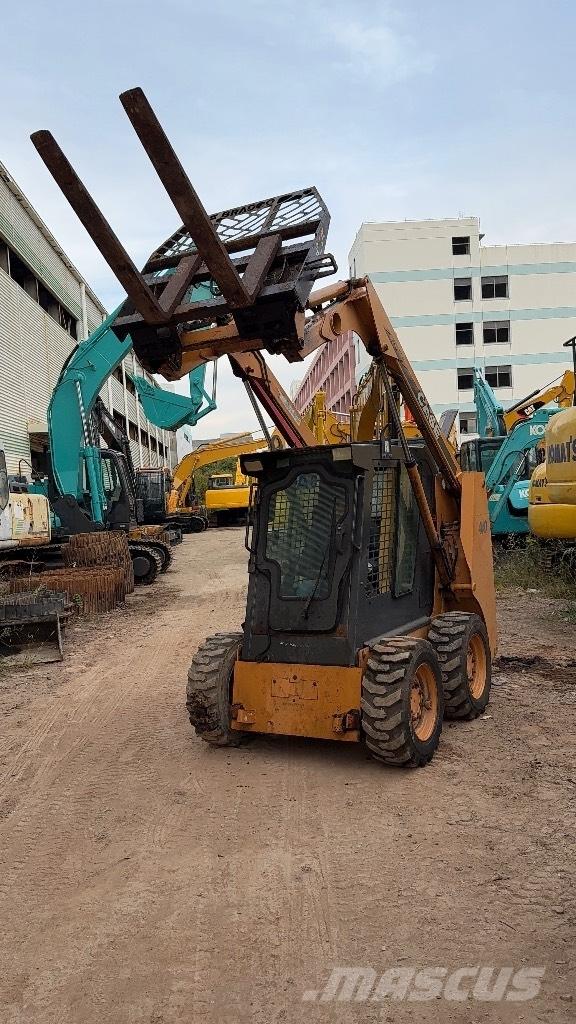 CASE 410 لوادر انزلاقية التوجيه