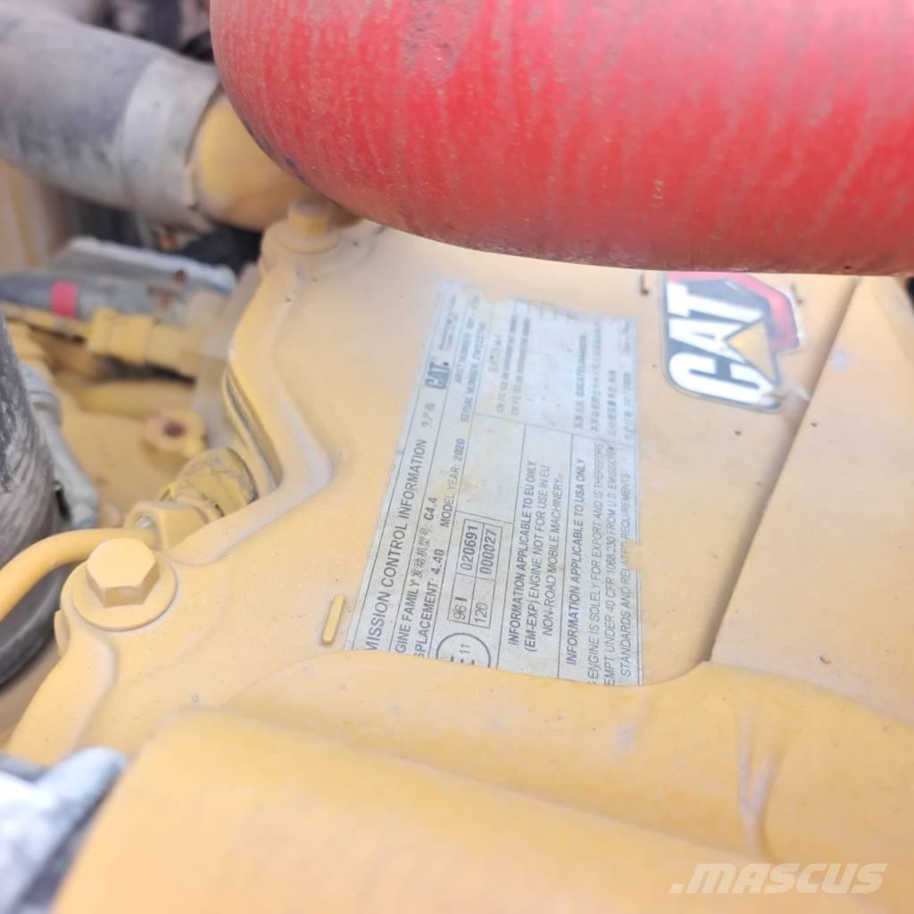 CAT 320 GC حفارات زحافة