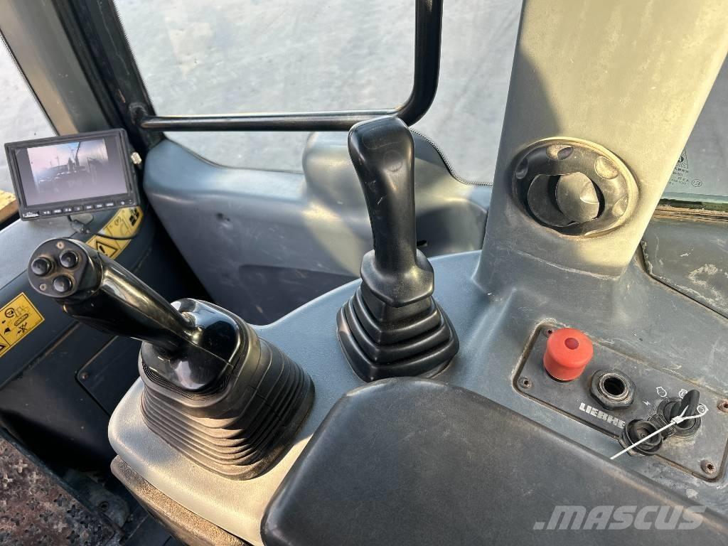 Liebherr LR634 لوادر زحافة