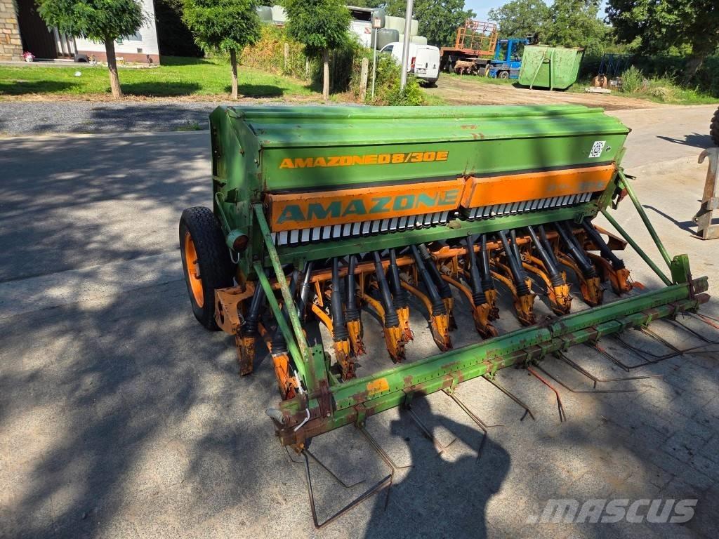 Amazone D8-30 مثاقيب