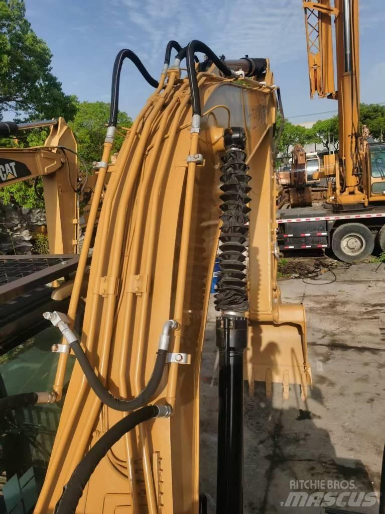 CAT 320d2 حفارات وسط 7 طن - 12 طن
