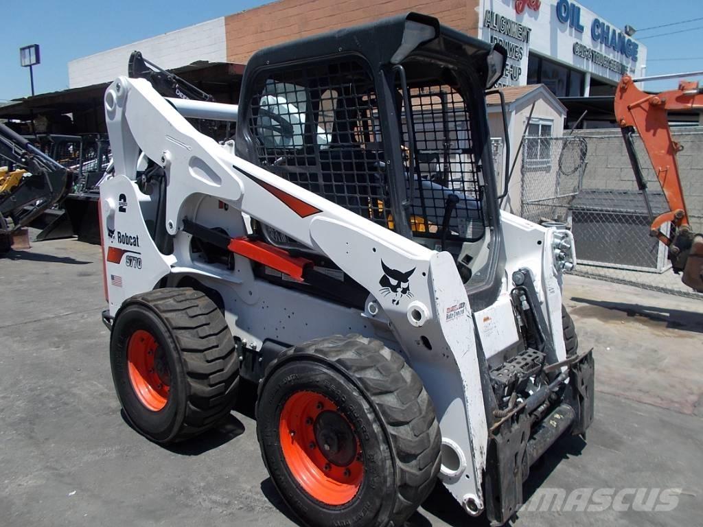 Bobcat S770 لوادر انزلاقية التوجيه