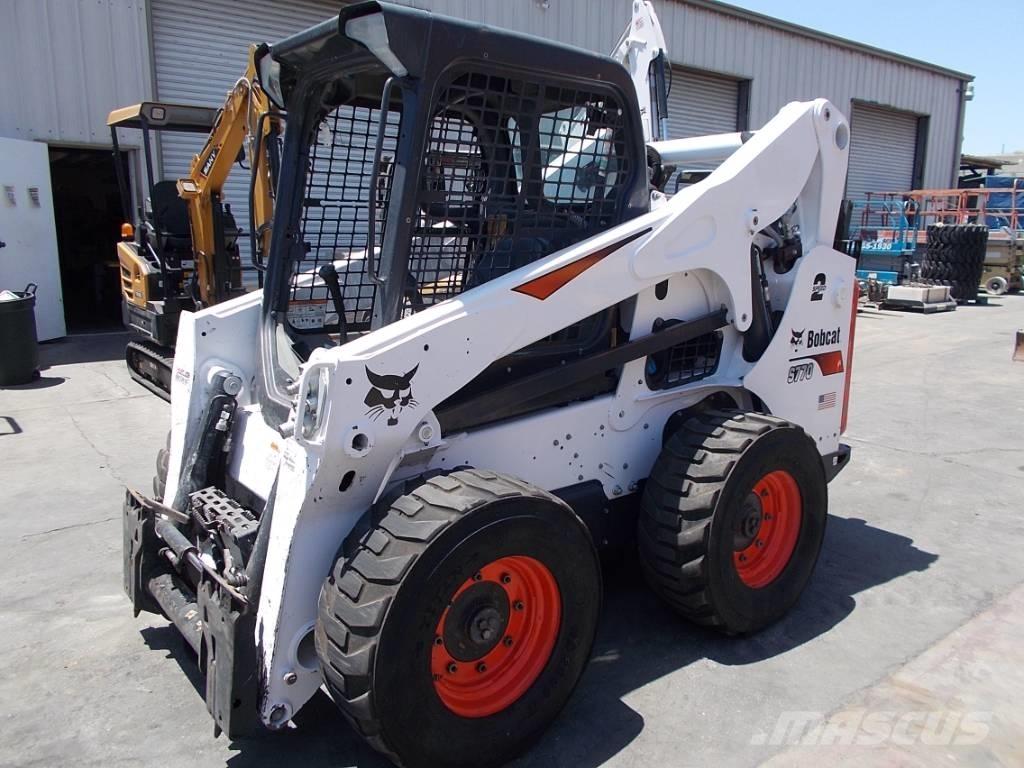 Bobcat S770 لوادر انزلاقية التوجيه
