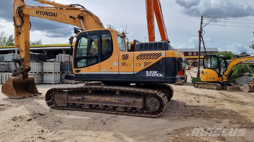 Hyundai 220 LC حفارات زحافة