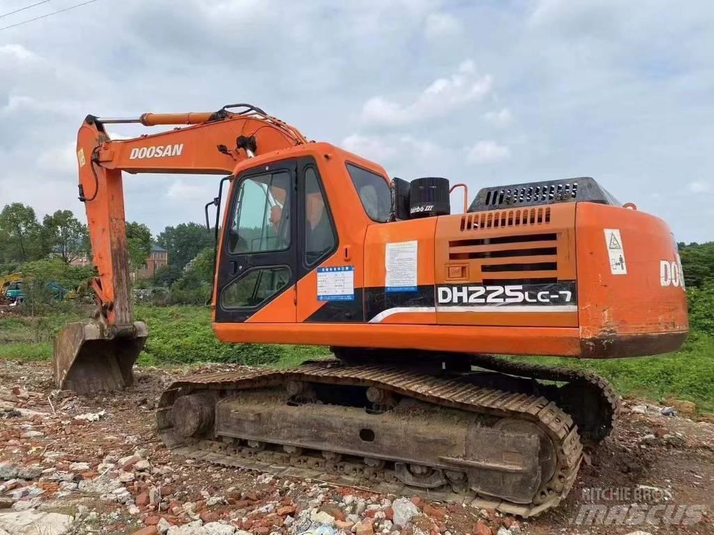 Doosan DH 225 LC-7 حفارات زحافة