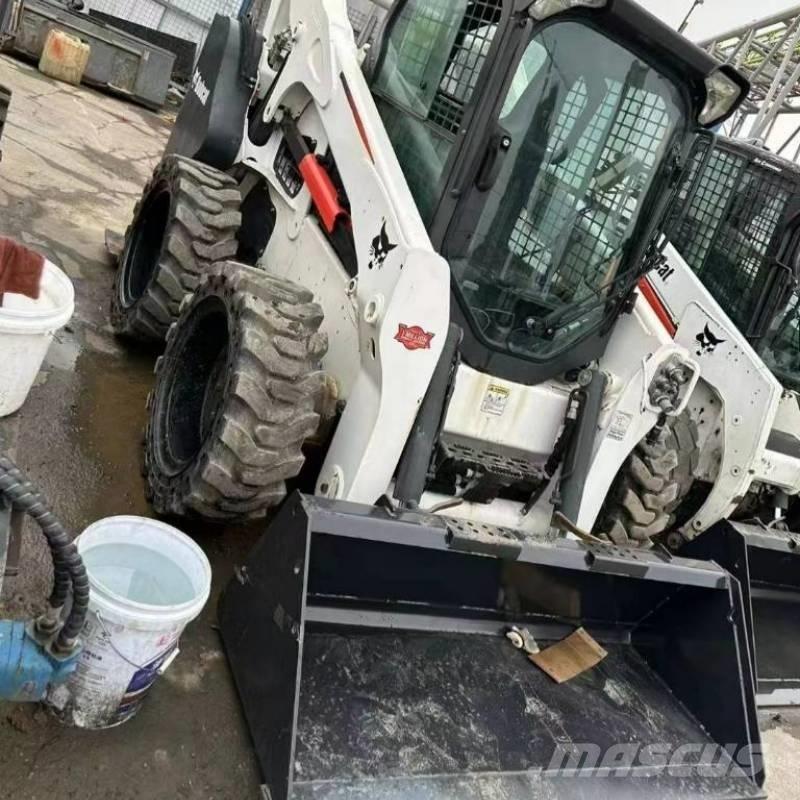 Bobcat S 750 لوادر انزلاقية التوجيه