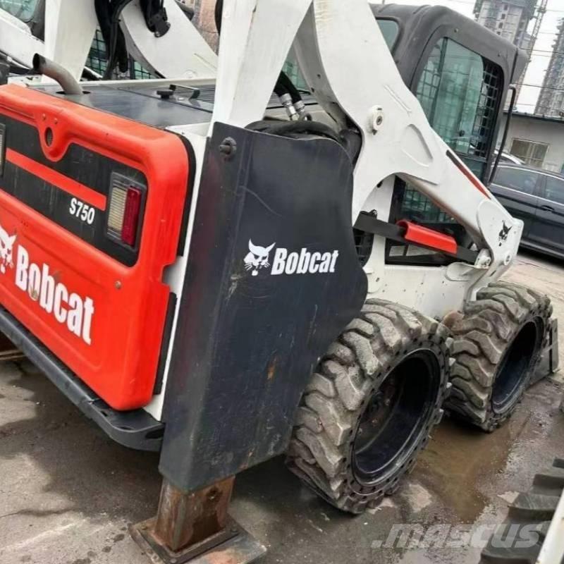 Bobcat S 750 لوادر انزلاقية التوجيه