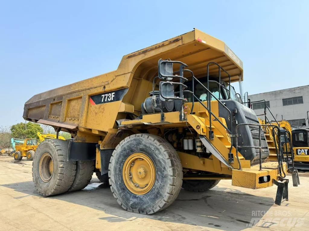 CAT 773 F شاحنات المخلفات الصلبة