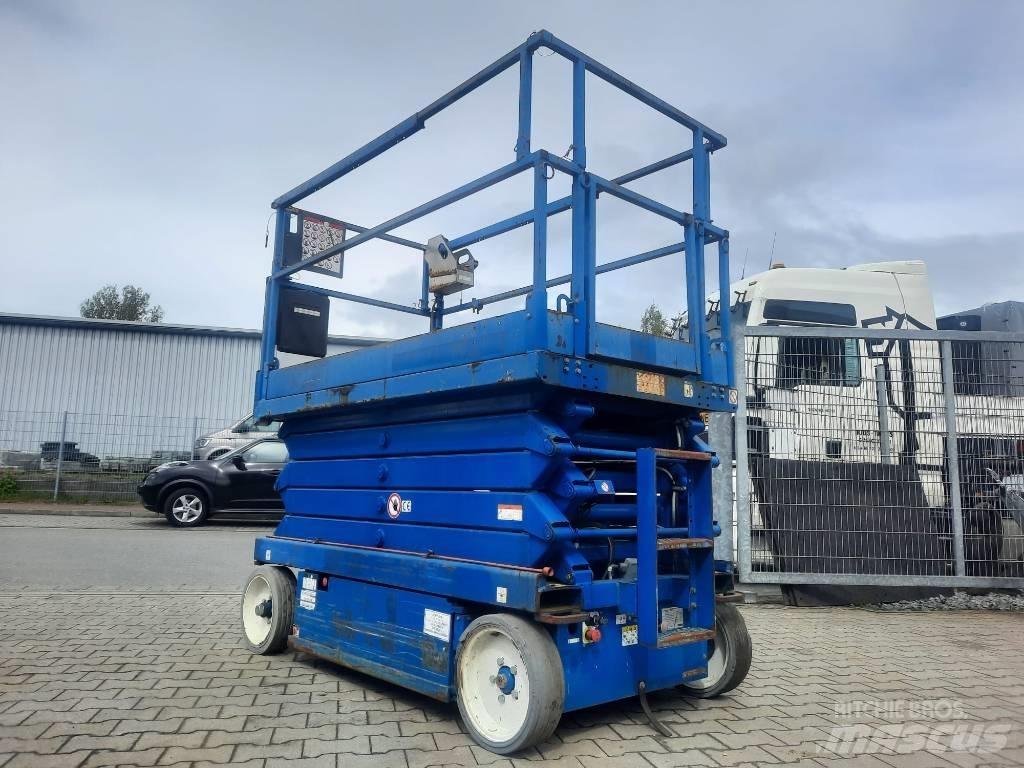 SkyJack SJ III 4632 رافعات مقصية الشكل