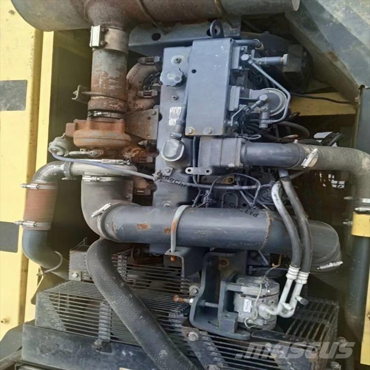 Komatsu 300 حفارات زحافة