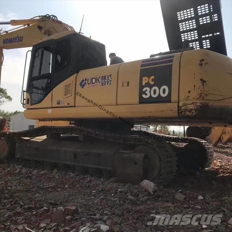 Komatsu 300 حفارات زحافة