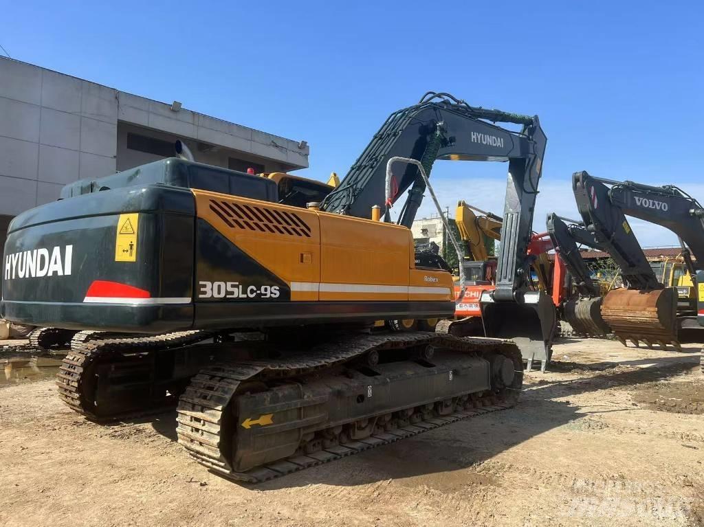 Hyundai Robex 305 LC حفارات زحافة