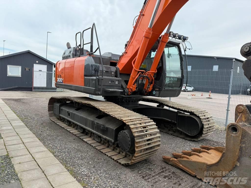 Hitachi ZX 300 LC-6 حفارات زحافة